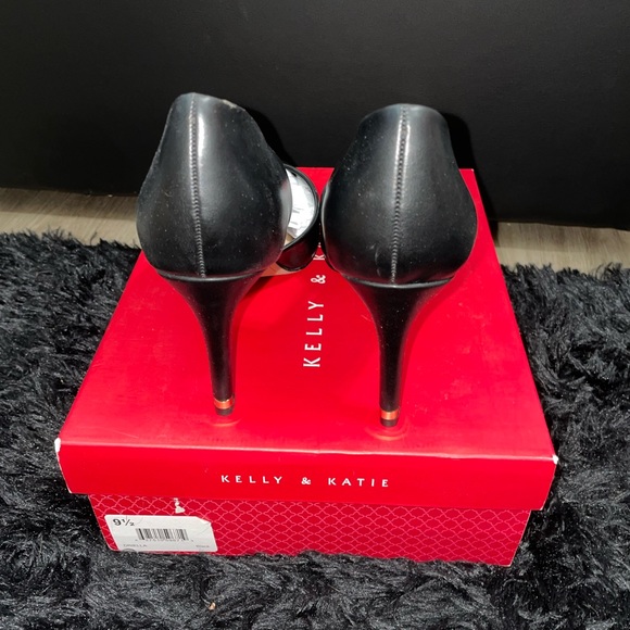 Kelly and Katie Black pointed toe pumps - Picture 3 of 3